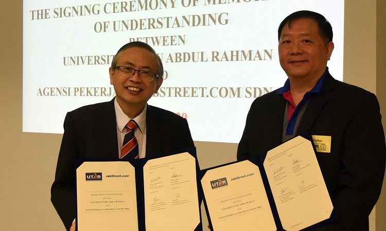 UTAR President Ir Prof Dr Ewe Hong Tat (left) with JobStreet Malaysia and JobStreet Country Manager Gan Bock Herm